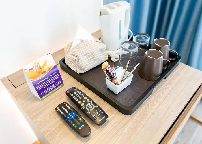Отель Uno Express Asoke Sukhumvit 3*