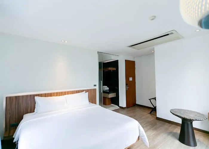 Отель Uno Express Asoke Sukhumvit