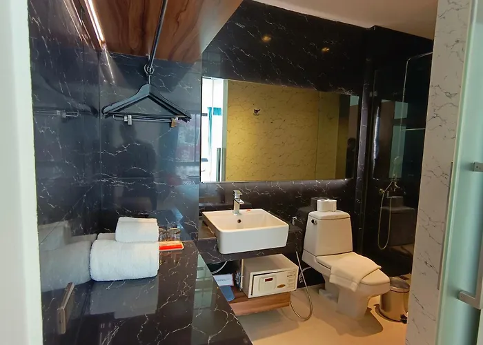 Uno Express Asoke Sukhumvit 3* Бангкок