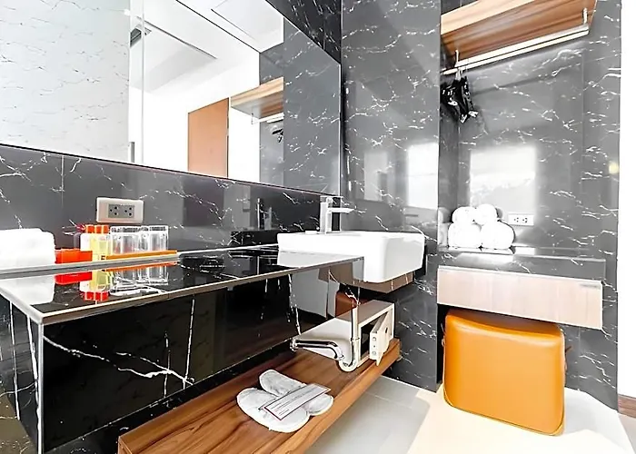 Uno Express Asoke Sukhumvit Отель
